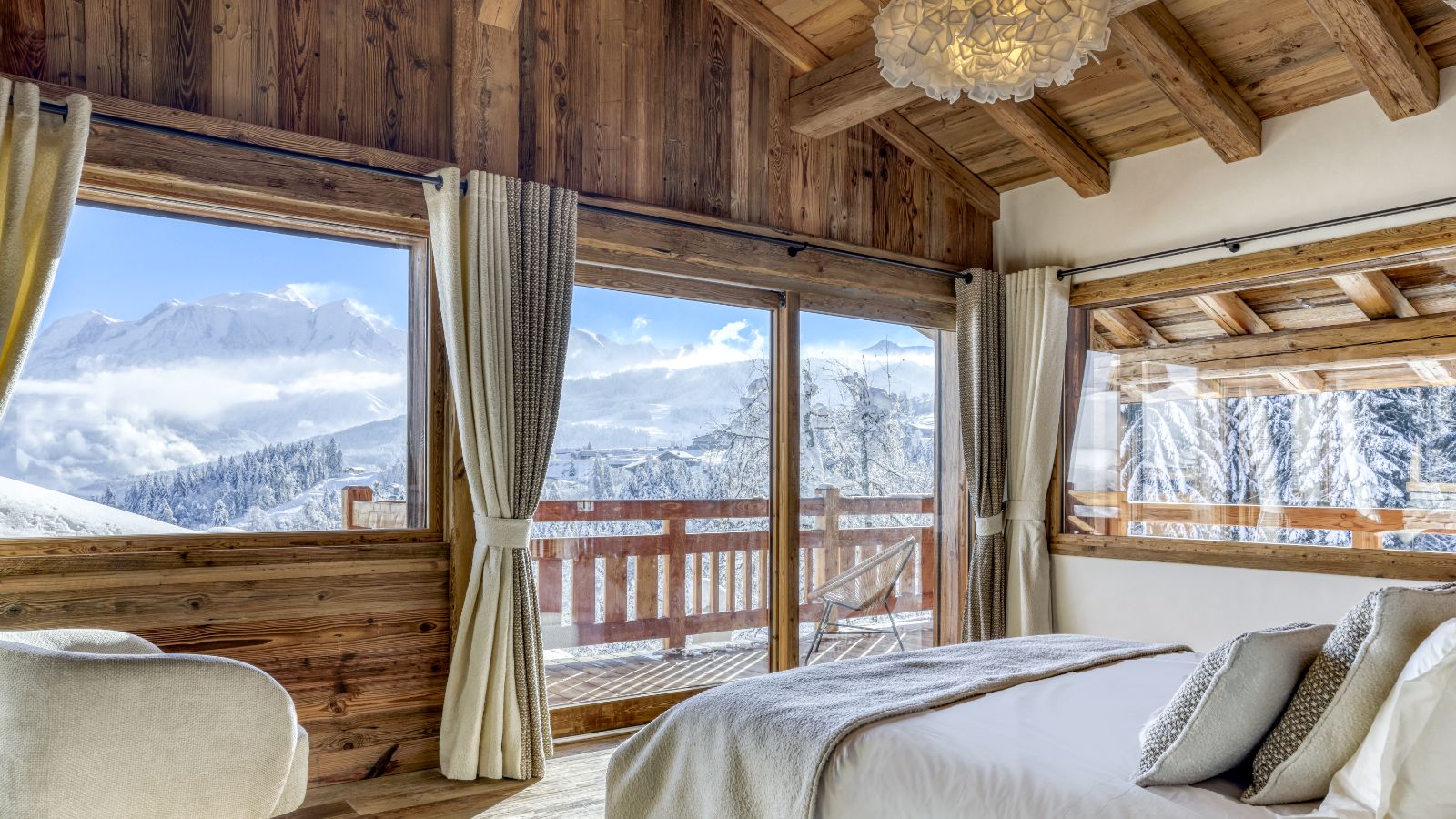 Luxury-Ski-Chalet-Megeve-Chalet-Marianna-Oxford-Ski-Bedroom (11).jpg