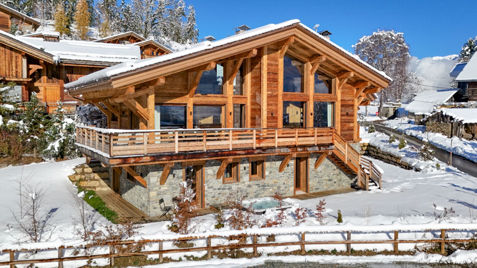 Luxury-Ski-Chalet-Megeve-Chalet-Marianna-Oxford-Ski-Exterior.jpg