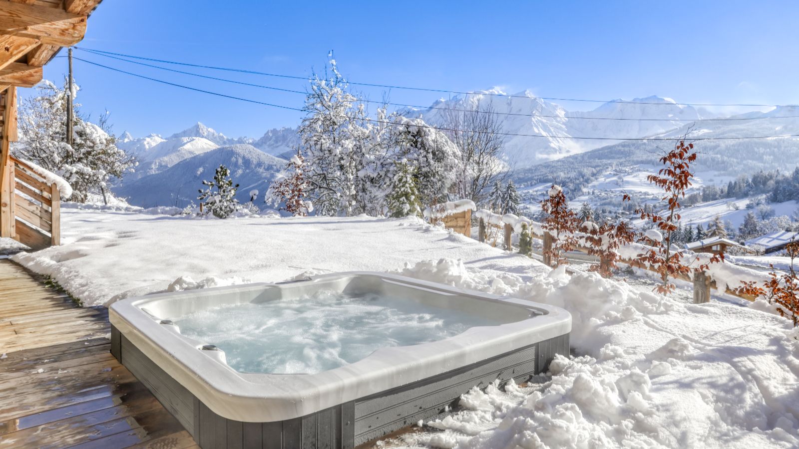 Luxury-Ski-Chalet-Megeve-Chalet-Marianna-Oxford-Ski-Hot-Tub2.jpg