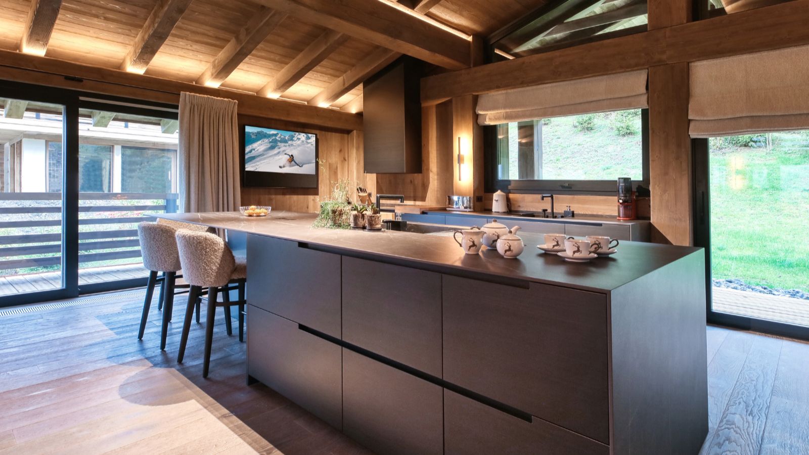 Luxury-ski-chalet-Megeve-Chalet Snow Cat oxford-ski Kitchen (2).jpg