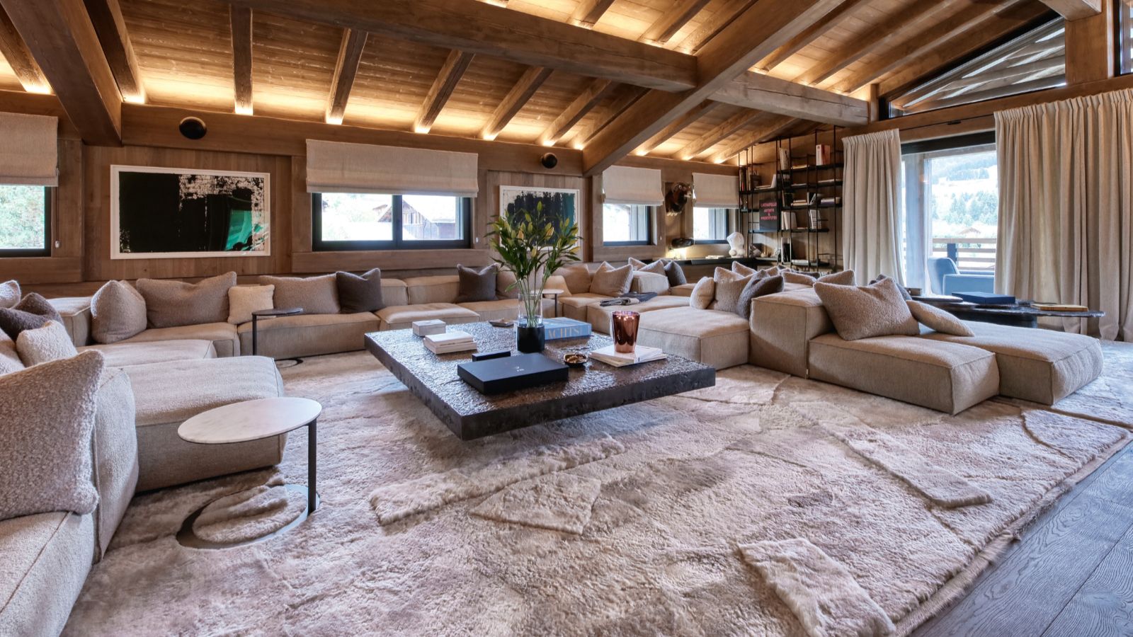 Luxury-ski-chalet-Megeve-Chalet Snow Cat oxford-ski Lounge (2).jpg