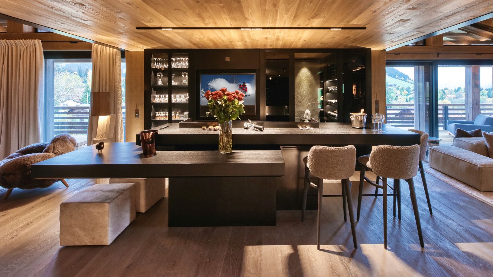 Luxury-ski-chalet-Megeve-Chalet Snow Cat oxford-ski  Bar.jpg