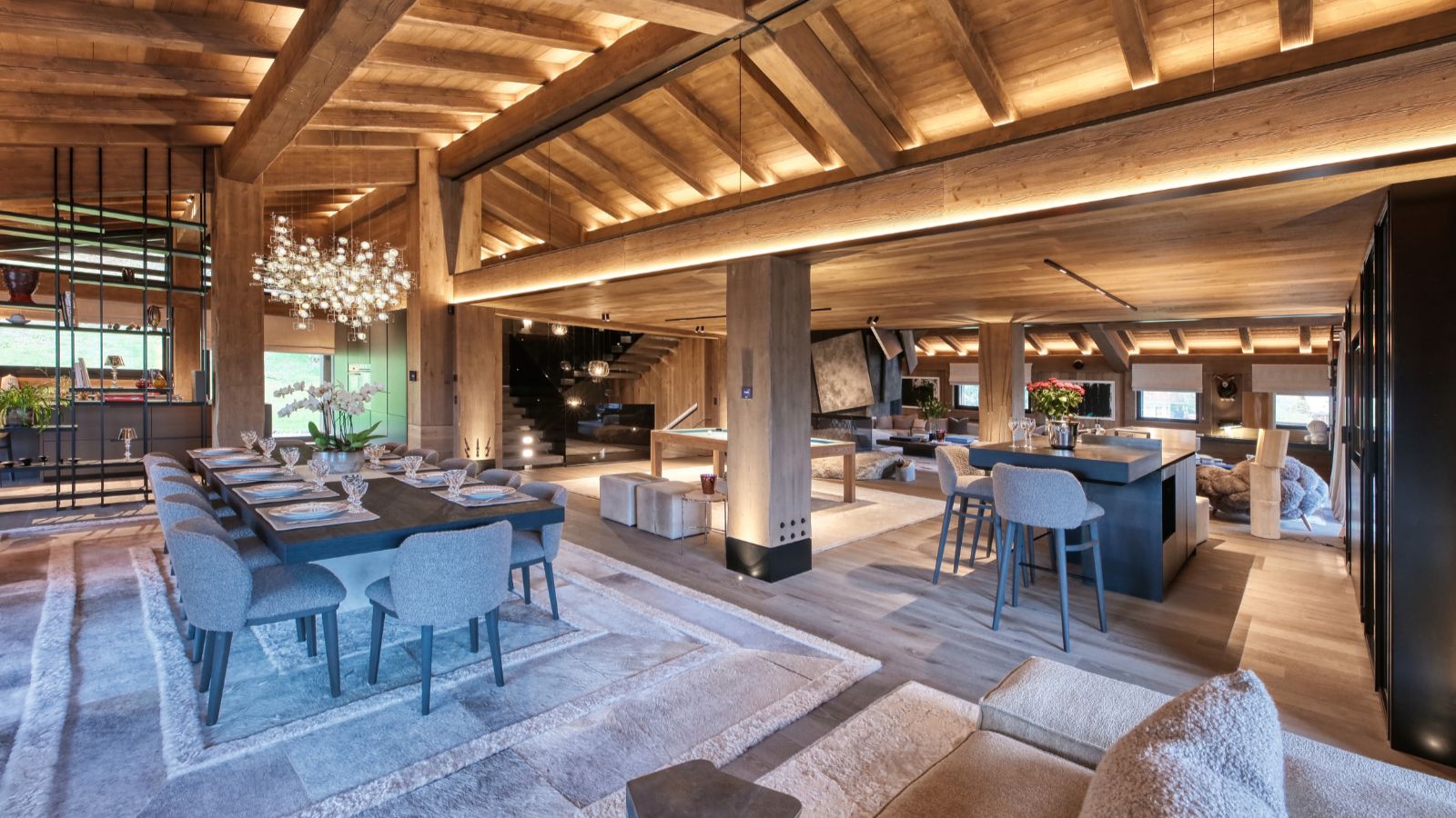 Luxury-ski-chalet-Megeve-Chalet Snow Cat oxford-ski  Living area.jpg
