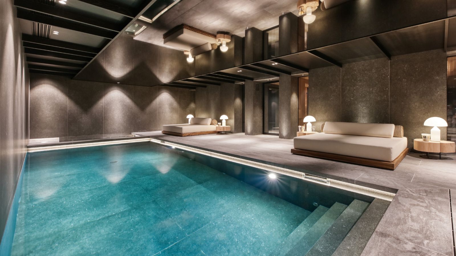 Luxury-ski-chalet-Megeve-Chalet Snow Cat oxford-ski  Pool (3).jpg