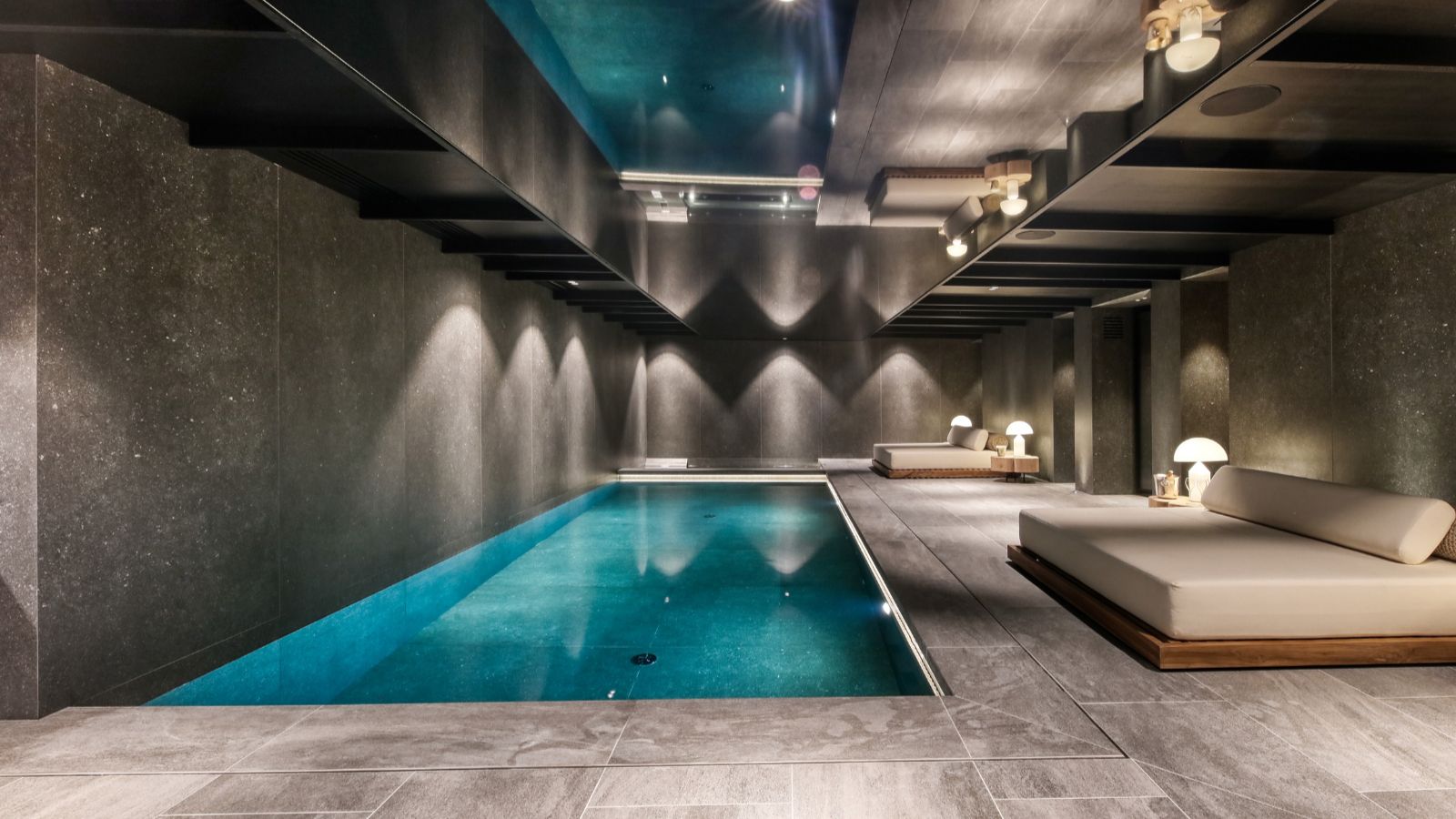 Luxury-ski-chalet-Megeve-Chalet Snow Cat oxford-ski  Pool (4).jpg