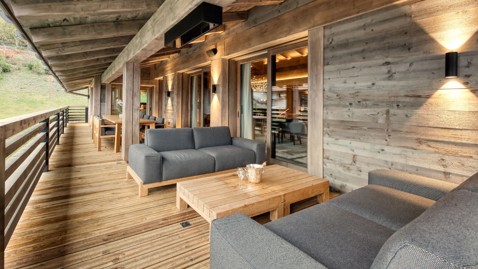 Luxury-ski-chalet-Megeve-Chalet Snow Cat oxford-ski Balcony.jpg