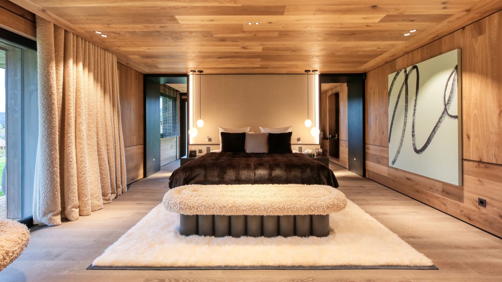 Luxury-ski-chalet-Megeve-Chalet Snow Cat oxford-ski Bedroom (2).jpg