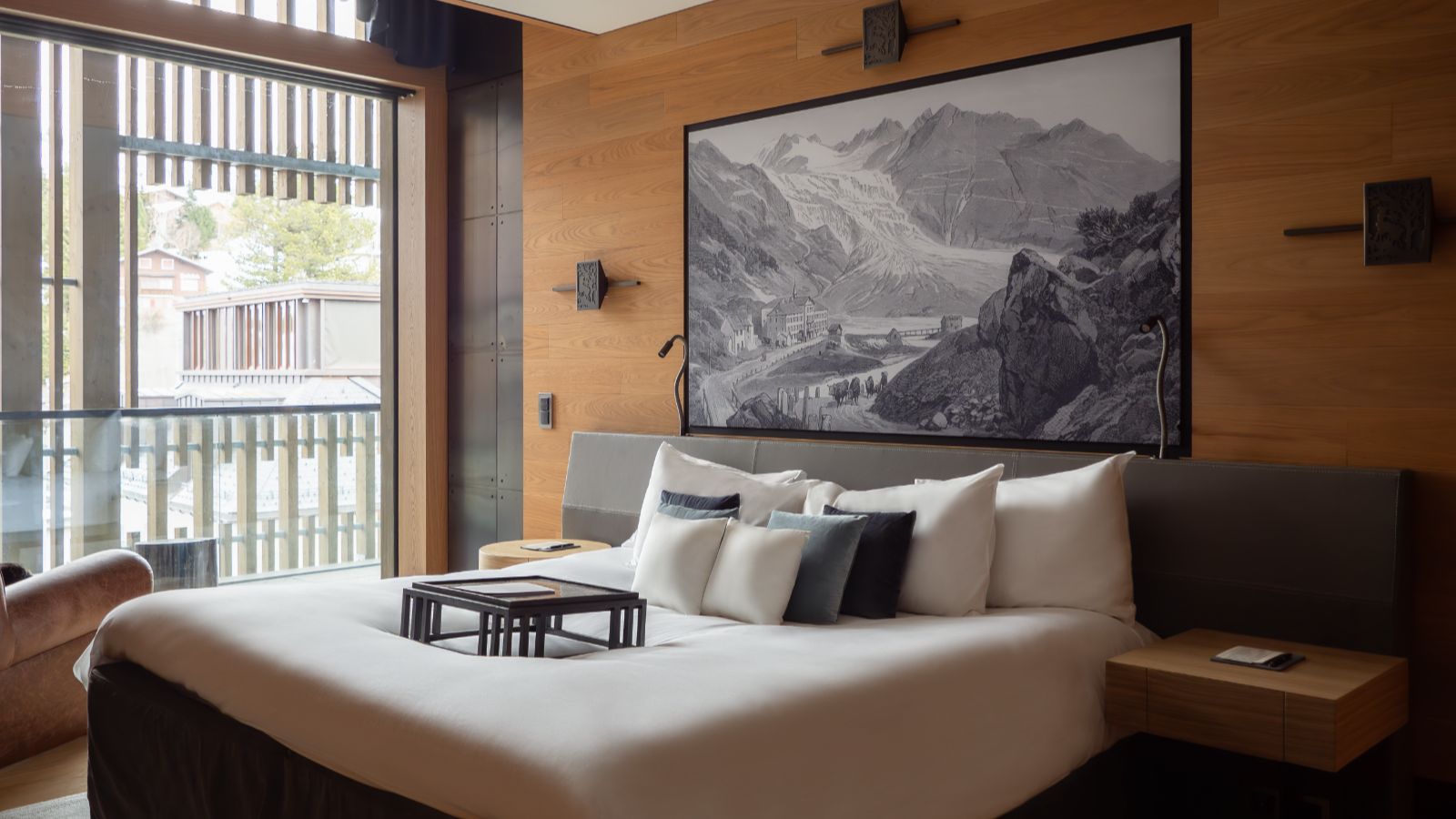 Luxury-Ski-Apartment-The_Chedi-Andermatt-Oberalp-Suite-Oxford-Ski-Bedroom (1).jpg