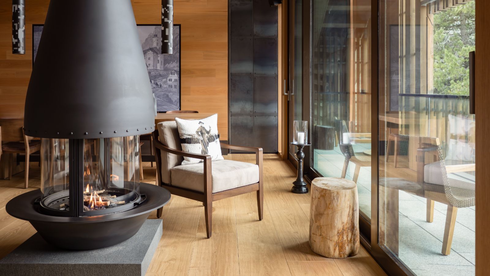 Luxury-Ski-Apartment-The_Chedi-Andermatt-Oberalp-Suite-Oxford-Ski-Lounge.jpg