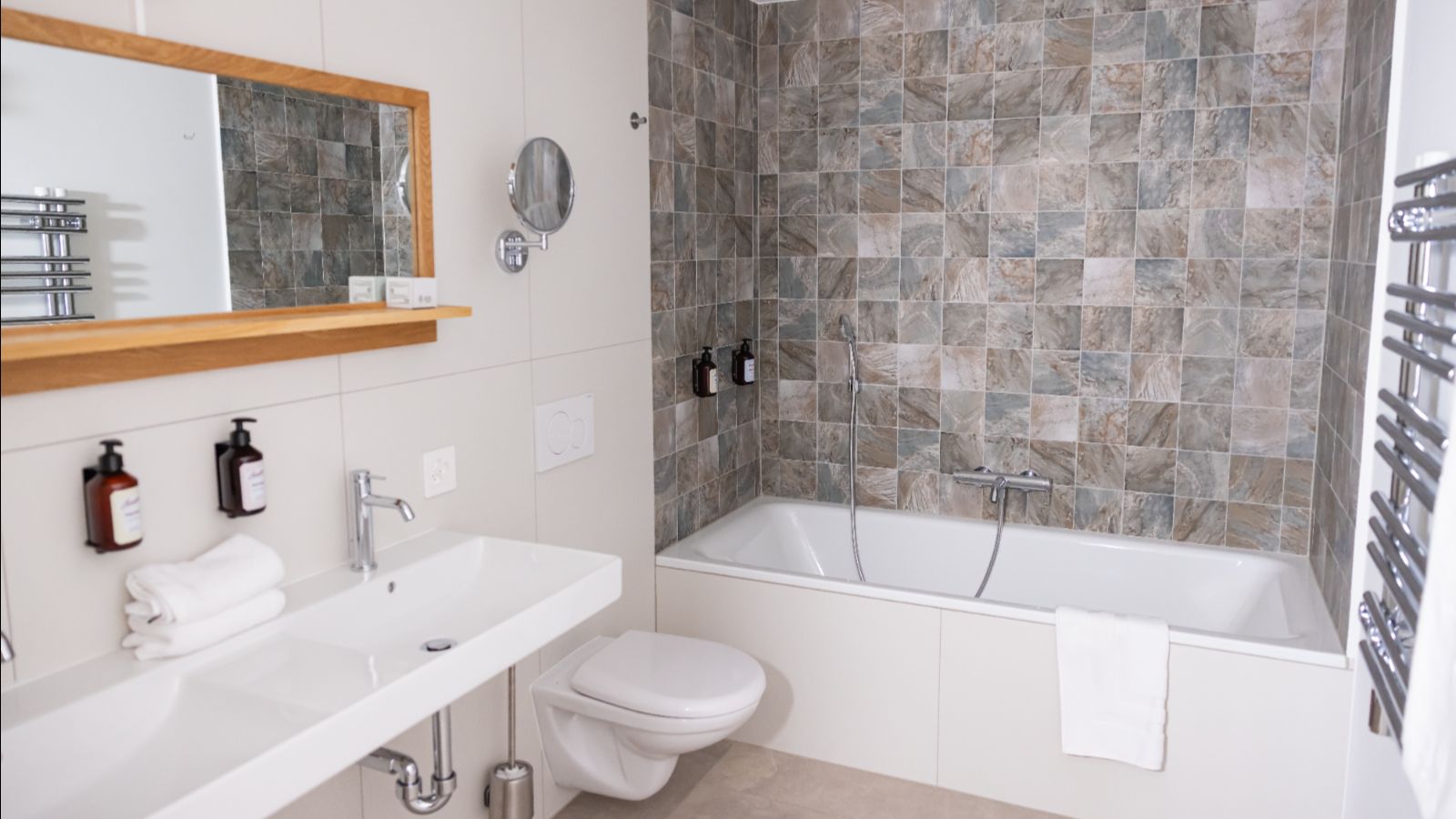 Luxury-ski-chalet-L Tzoumaz lodge -oxford-ski Bathroom.jpg (1)