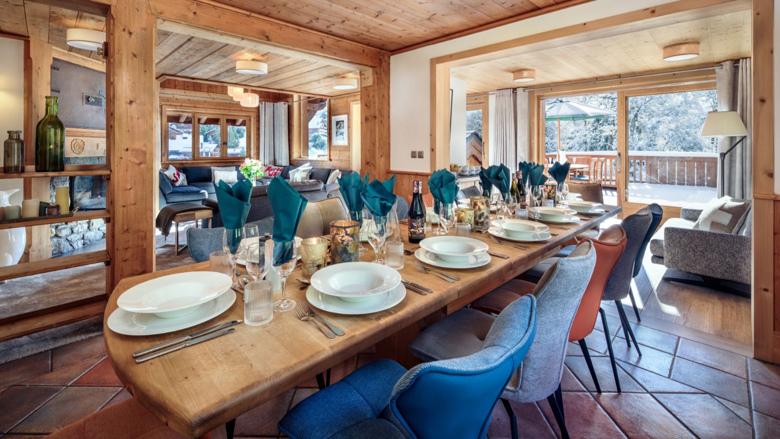 Luxury-ski - Chalet- Chalet Indiana-dining_1.jpg