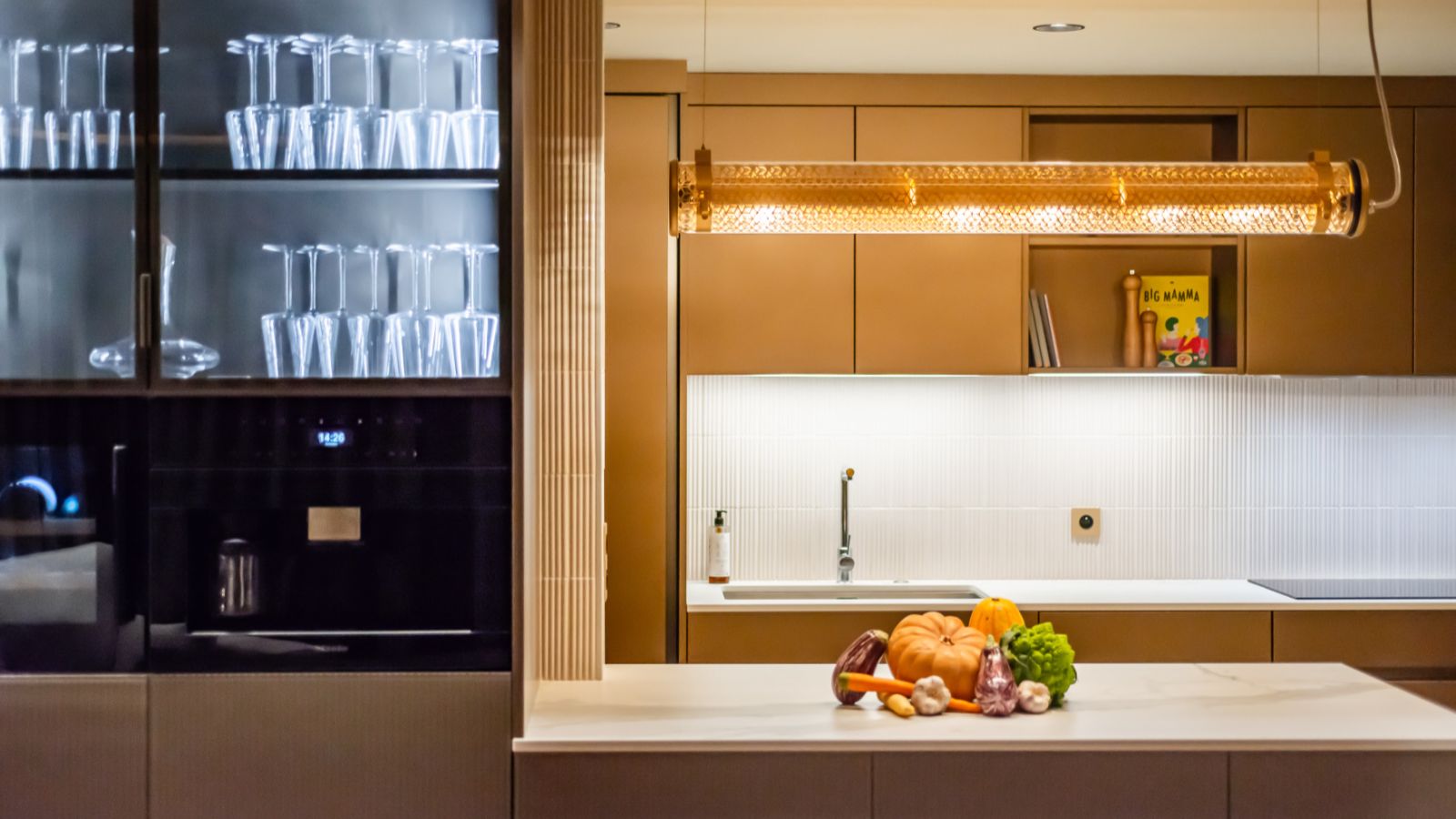 Luxuary Ski -Tignes-Chalet Sneg- Oxford Ski  Kitchen.jpg