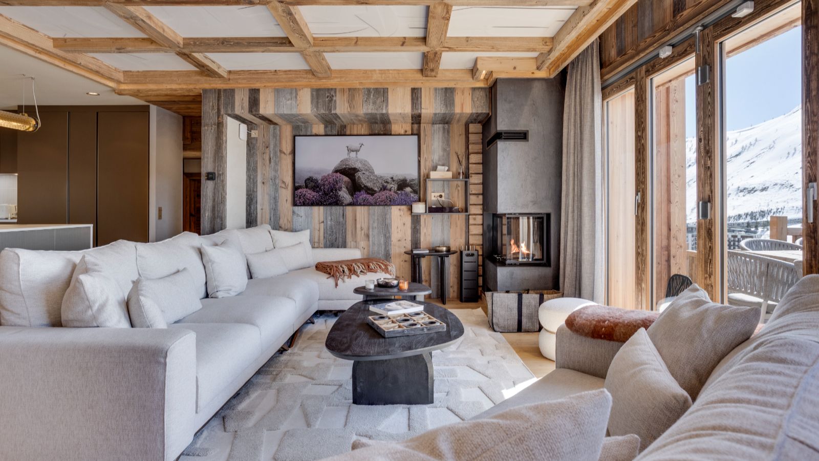 Luxuary Ski -Tignes-Chalet Sneg- Oxford Ski  Lounge (6).jpg