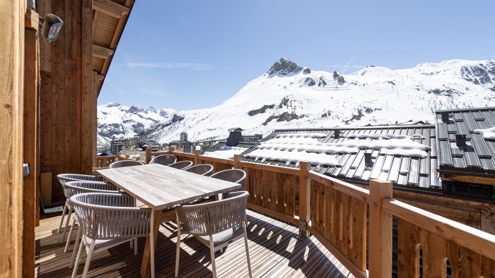 Luxuary Ski -Tignes-Chalet Sneg- Oxford Ski  Outside Dining (2).jpg