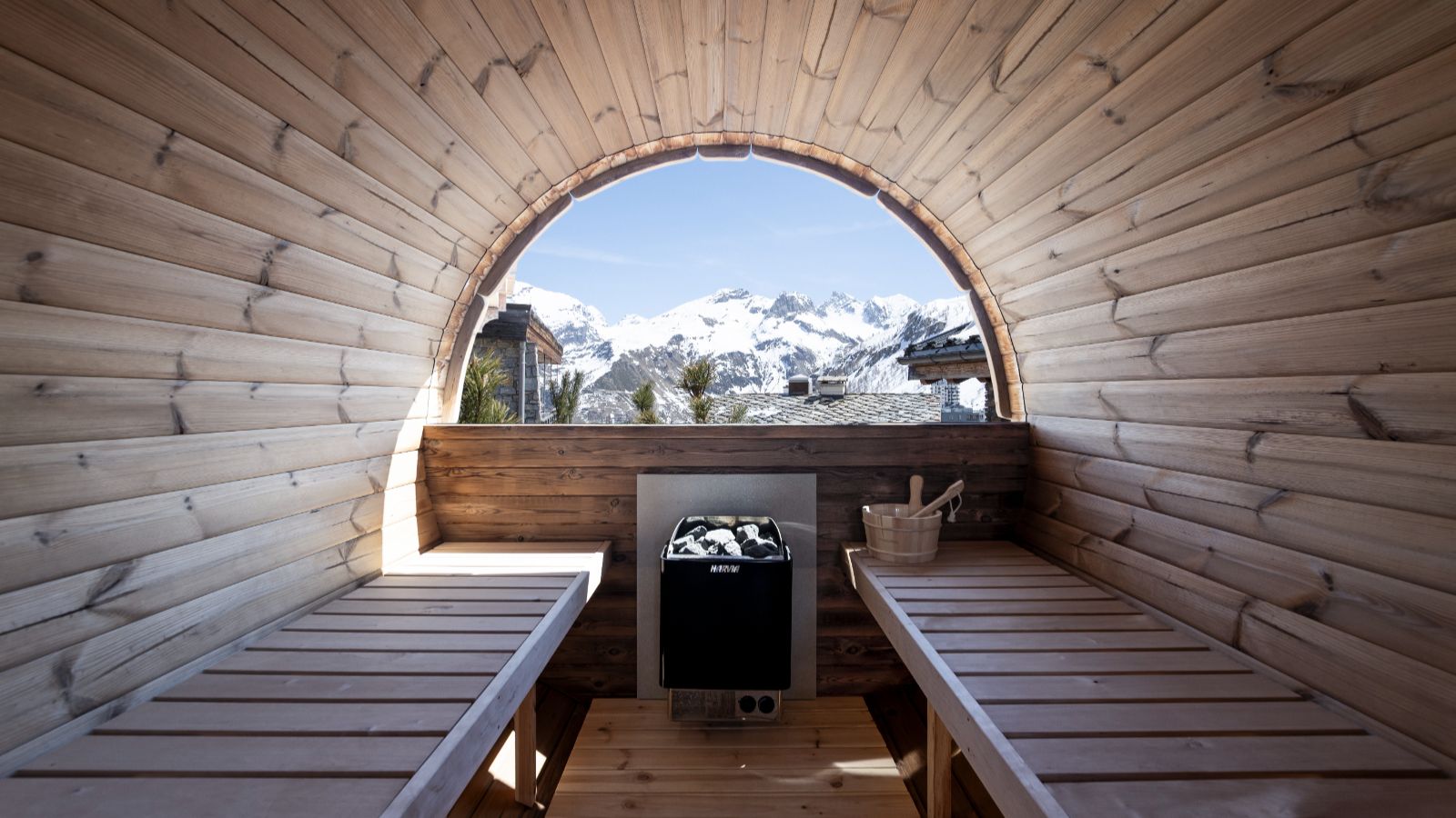 Luxuary Ski -Tignes-Chalet Sneg- Oxford Ski  Sauna.jpg