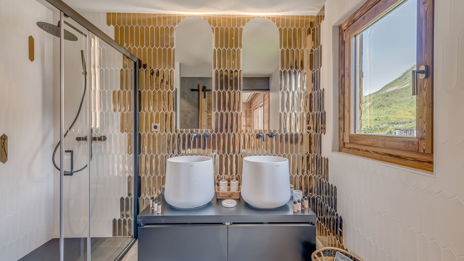 Luxuary Ski -Tignes-Chalet Sneg- Oxford Ski  Bathroom.jpg