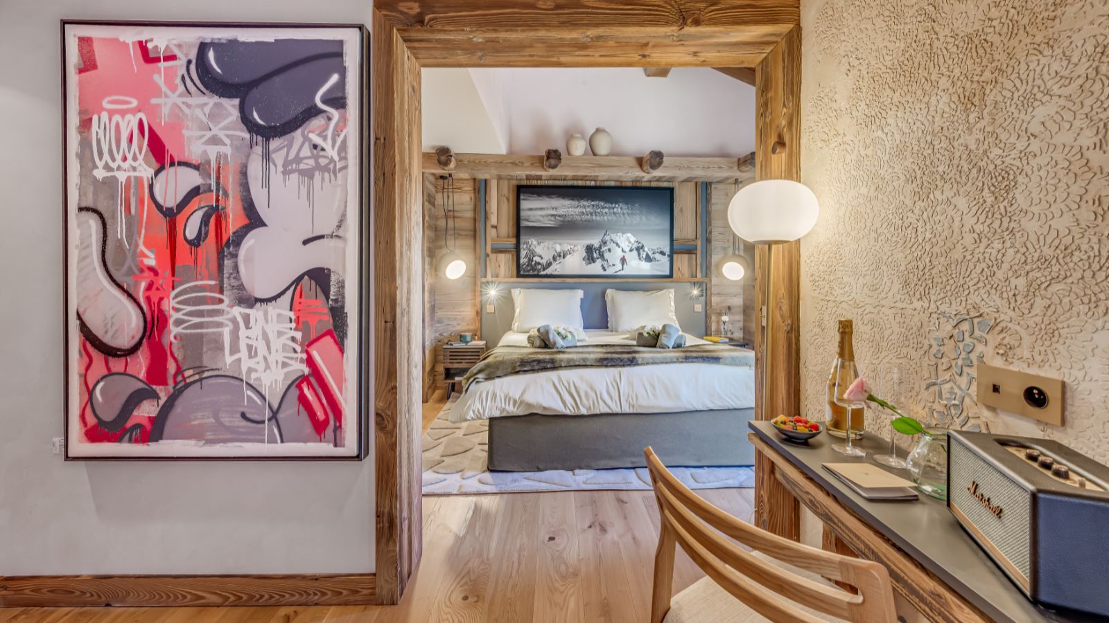 Luxuary Ski -Tignes-Chalet Sneg- Oxford Ski  Bedroom (10).jpg