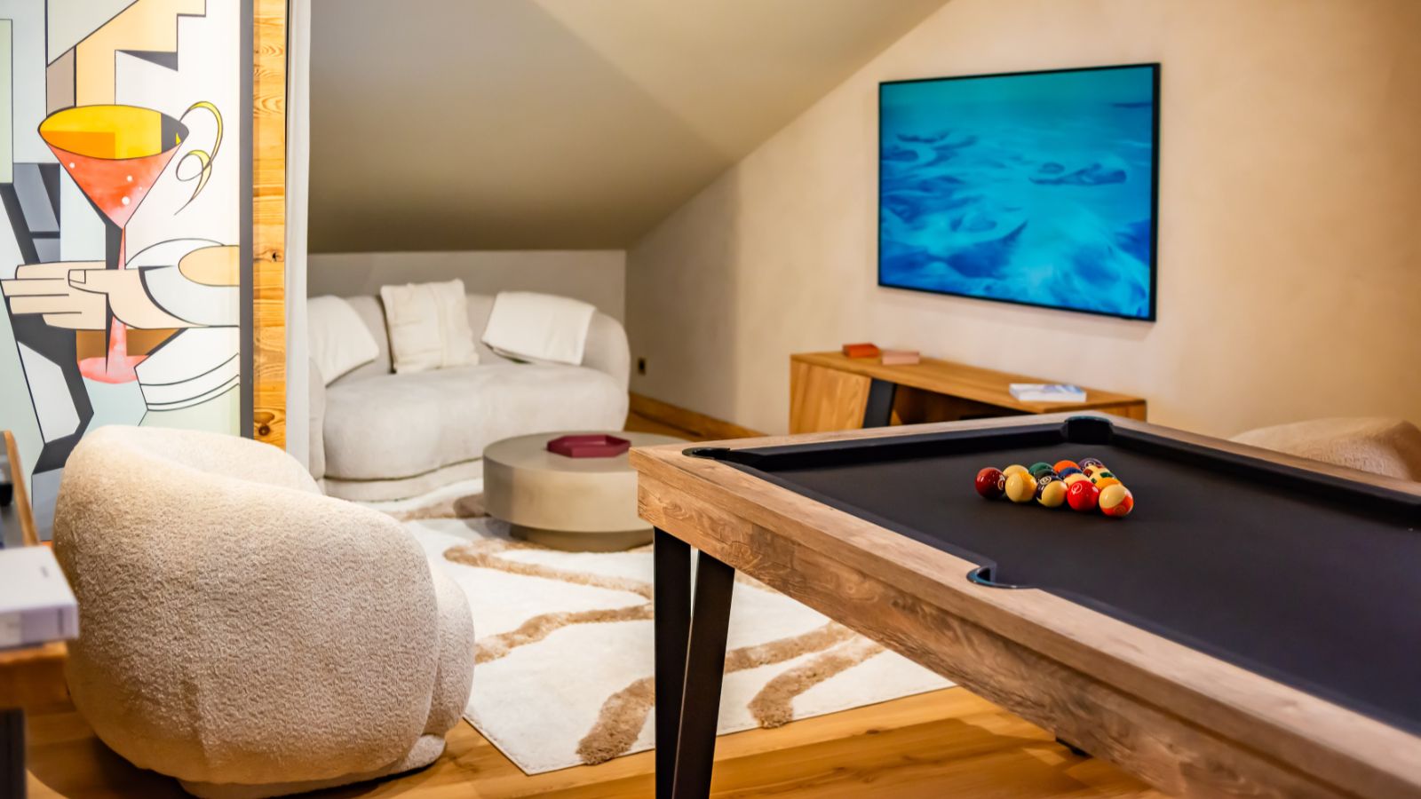 Luxuary Ski -Tignes-Chalet Sneg- Oxford Ski  Game room.jpg