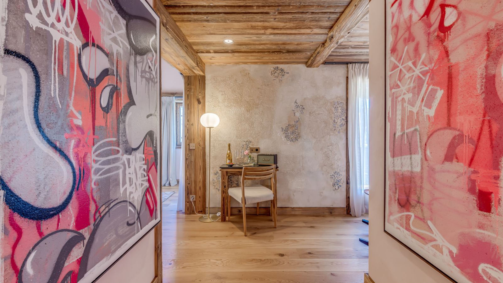 Luxuary Ski -Tignes-Chalet Sneg- Oxford Ski  Hall.jpg