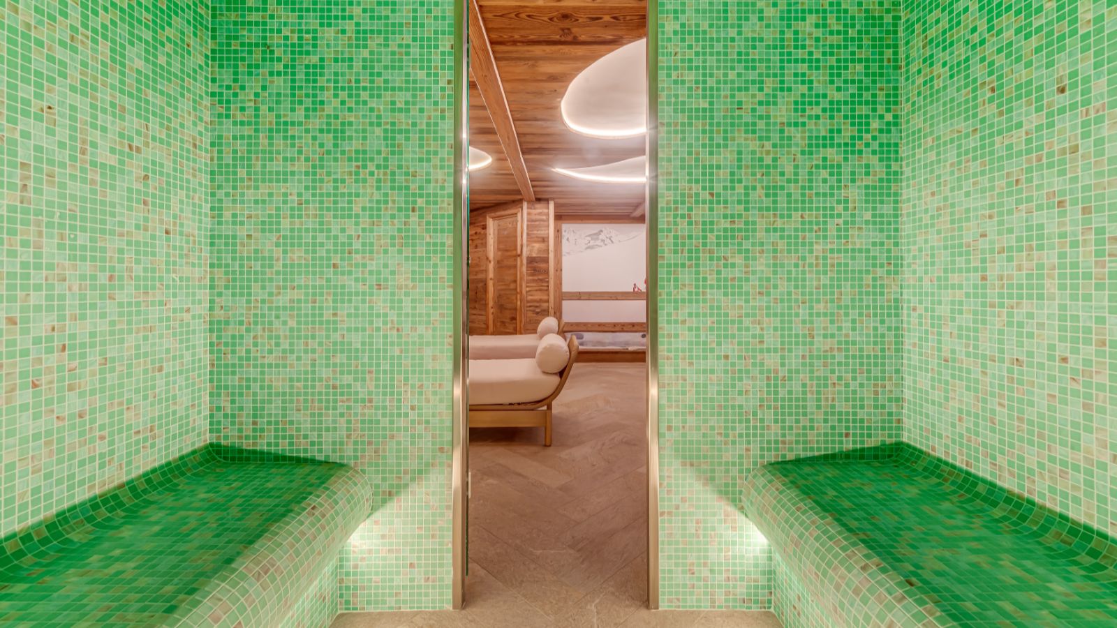 Luxuary Ski -Tignes-Chalet Sneg- Oxford Ski  Hammam (2).jpg