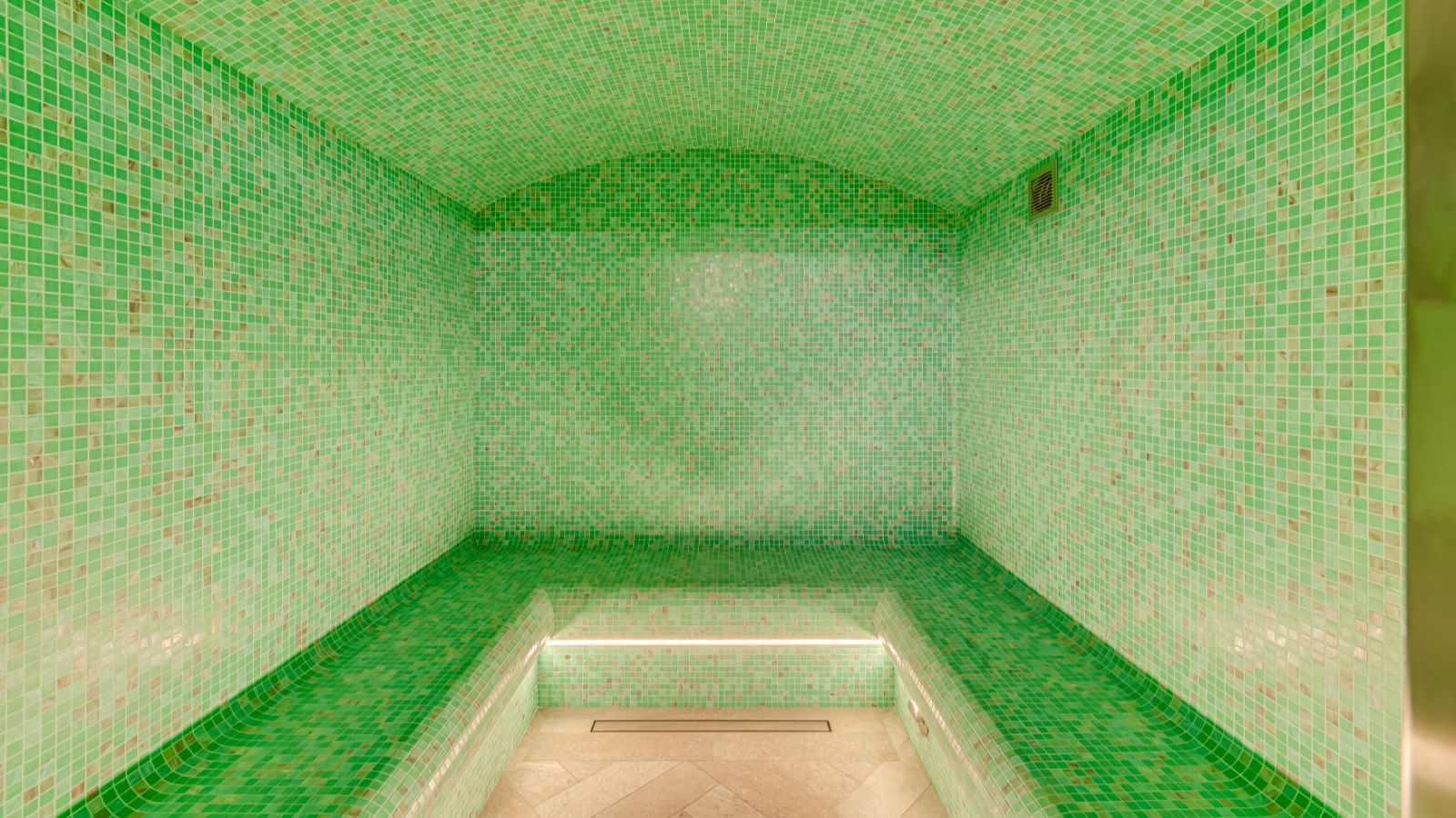 Luxuary Ski -Tignes-Chalet Sneg- Oxford Ski  Hammam.jpg