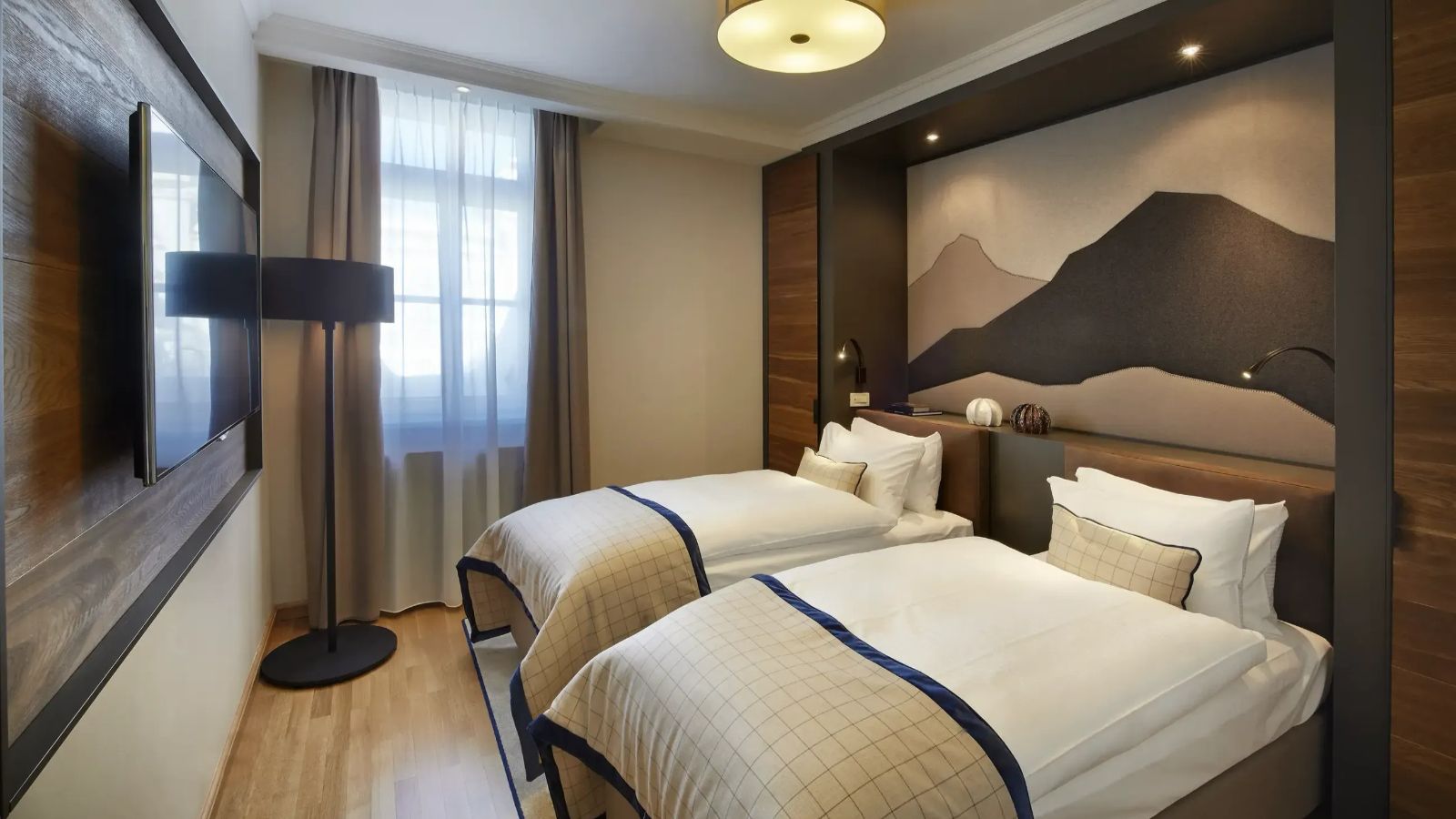 Luxury-Ski-Residence-St-Moritz-Kempinski-Residence-Oxford-Ski-Bedroom (6).jpeg