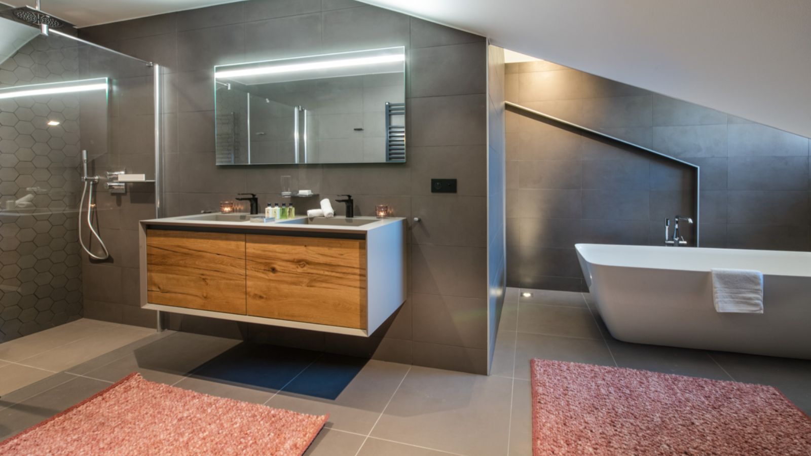 Luxury-Ski-Apartment-Courchevel-1650-Kinabalu-Manali-Lodge-Oxford-Ski-Bathroom2.jpg