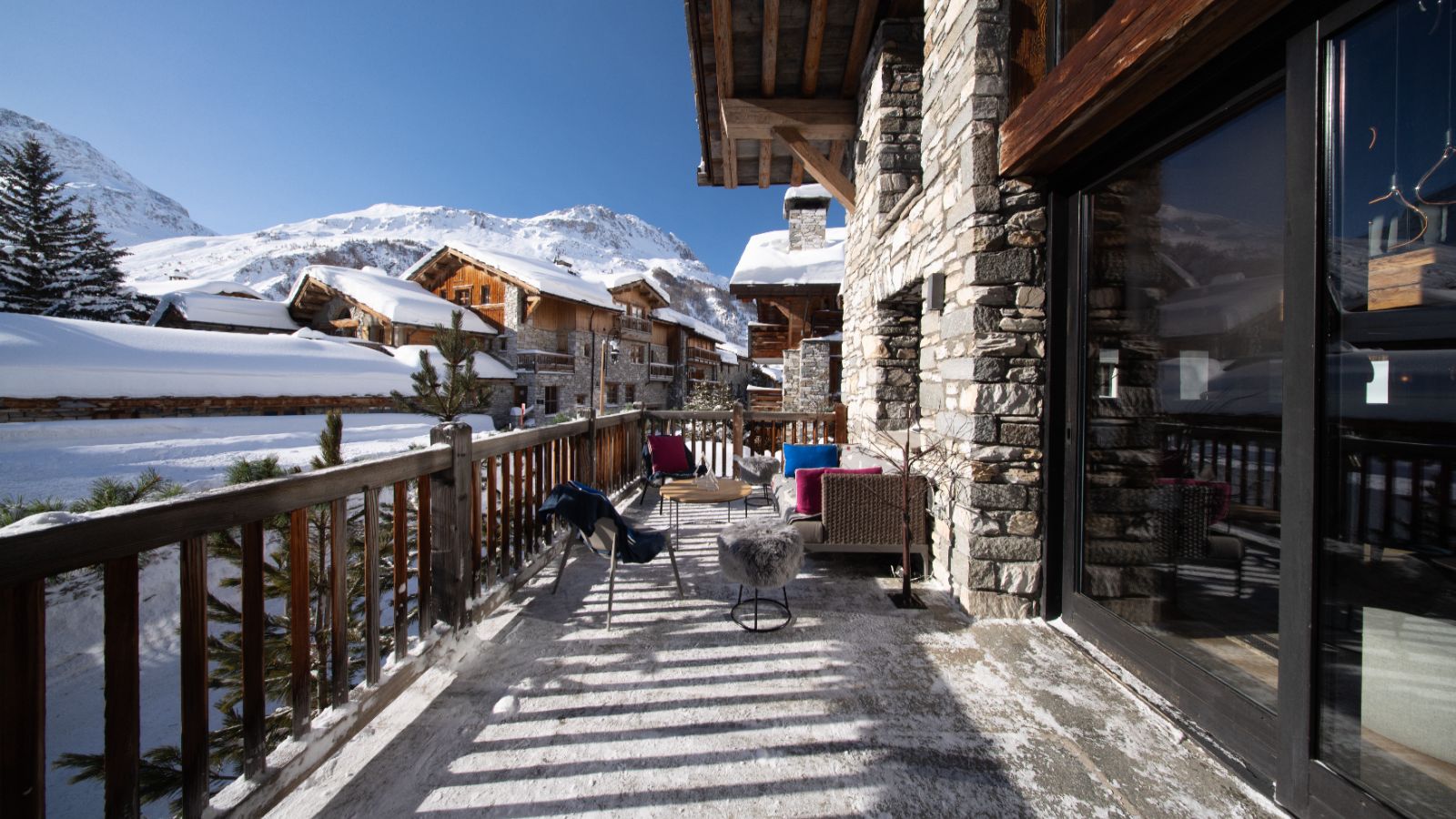 Luxury-ski- chalet-Val d’Isère - Agelus1- Oxford Ski Views (2).jpg