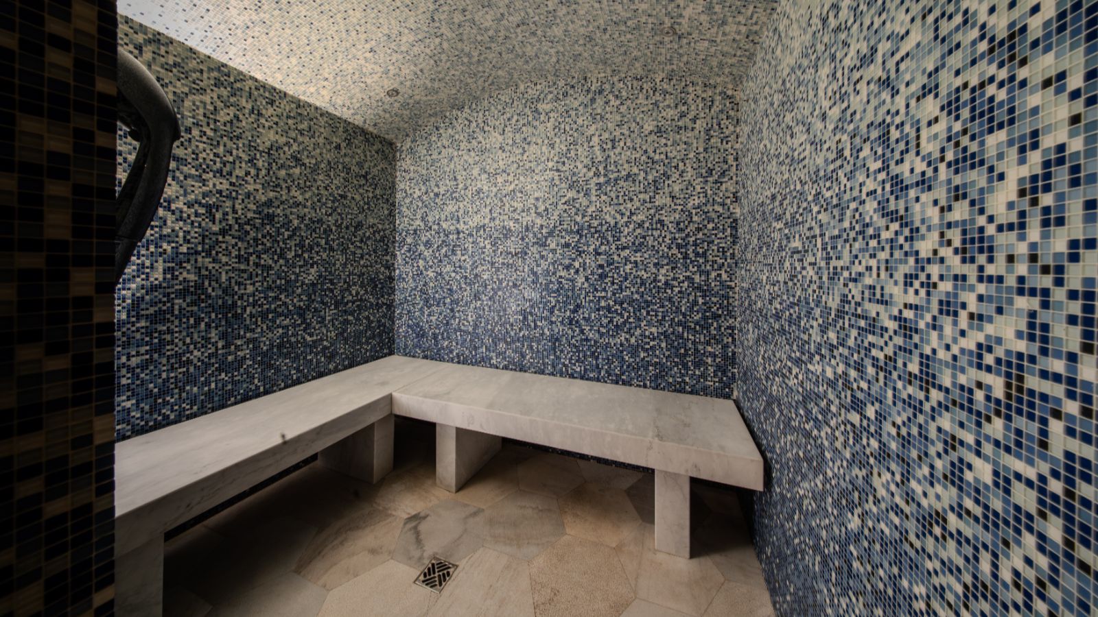 Luxury-ski- chalet-Val d’Isère - Agelus1- Oxford Ski  Wellness.jpg