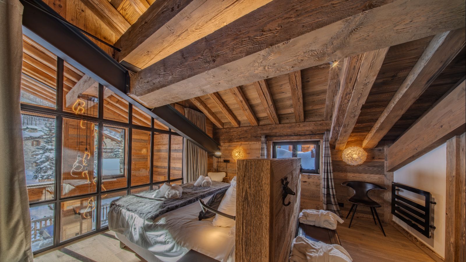 Luxury-ski- chalet-Val d’Isère - Agelus1- Oxford Ski Bedroom (2).jpg