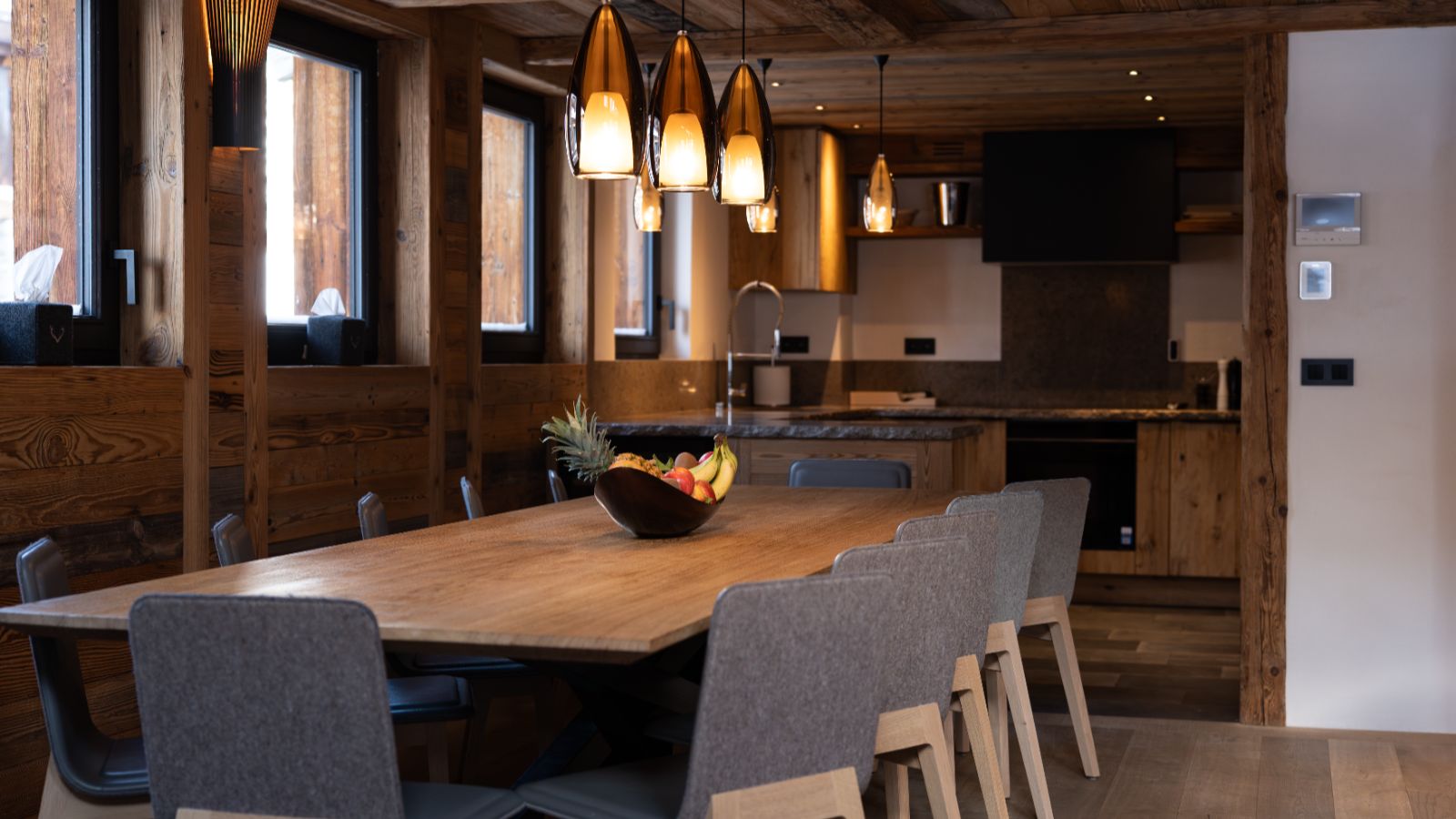 Luxury-ski- chalet-Val d’Isère - Agelus1- Oxford Ski Dining room.jpg