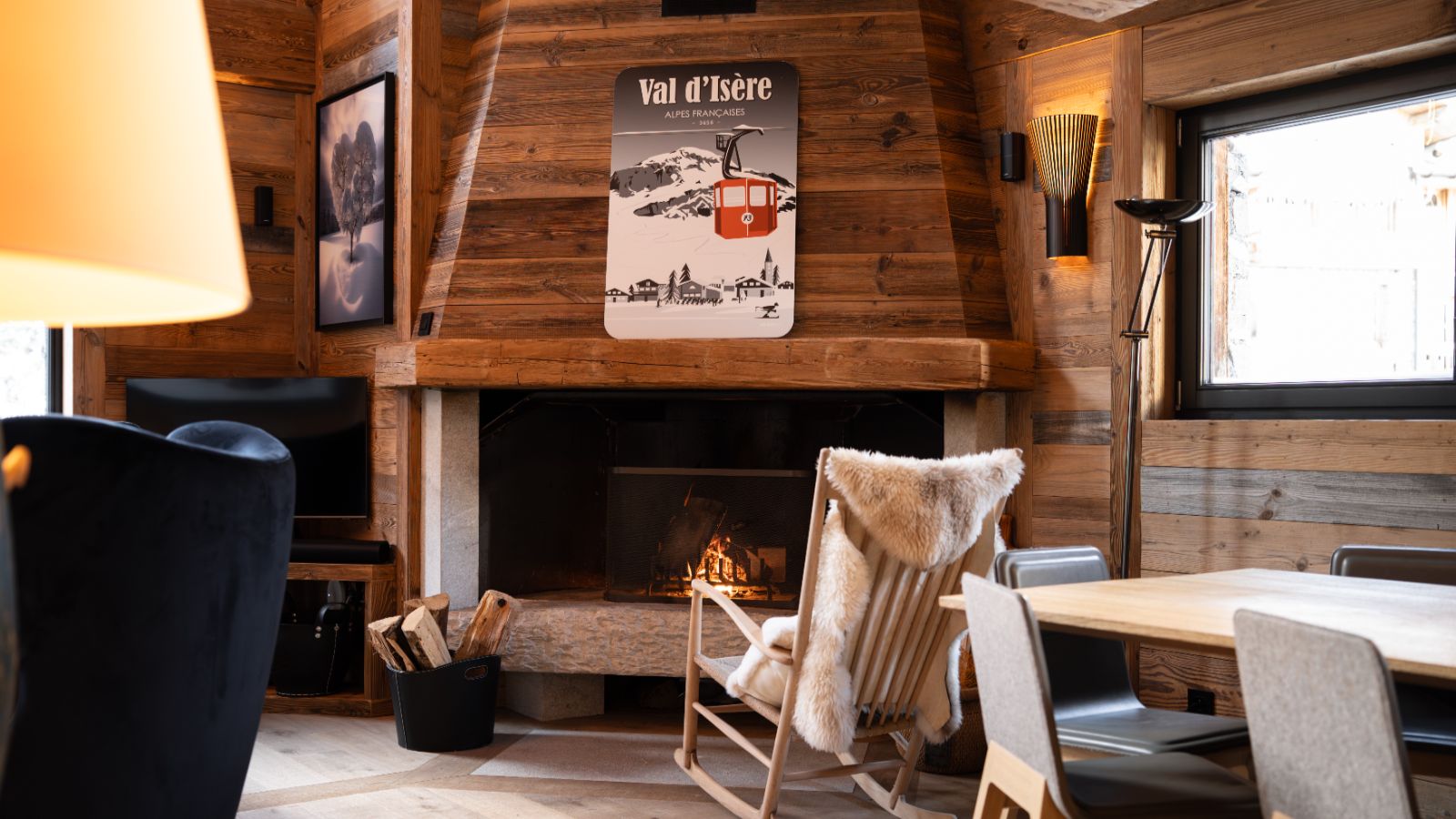 Luxury-ski- chalet-Val d’Isère - Agelus1- Oxford Ski Fireplace.jpg
