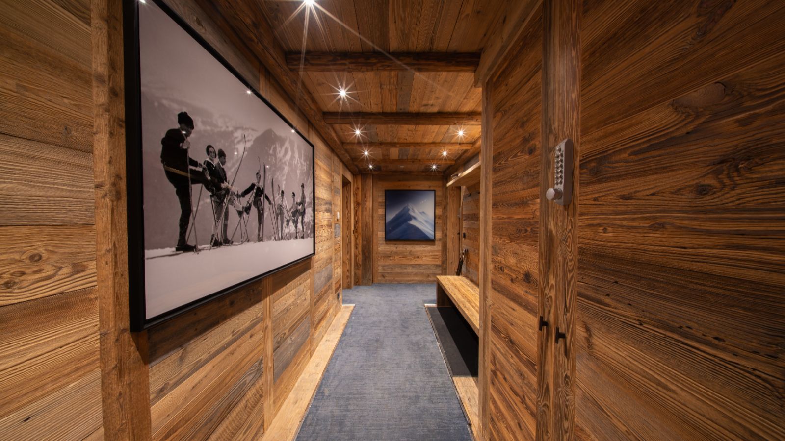 Luxury-Ski- Chalet-Val d'sere-Angelus 1-Oxford Ski Company Hall.jpg