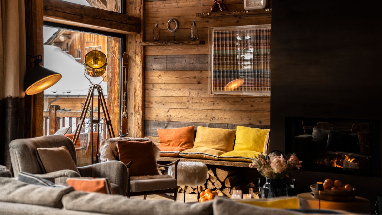 Luxury-Ski- Chalet-Val d'sere-Angelus 1-Oxford Ski Company Lounge (2).jpg