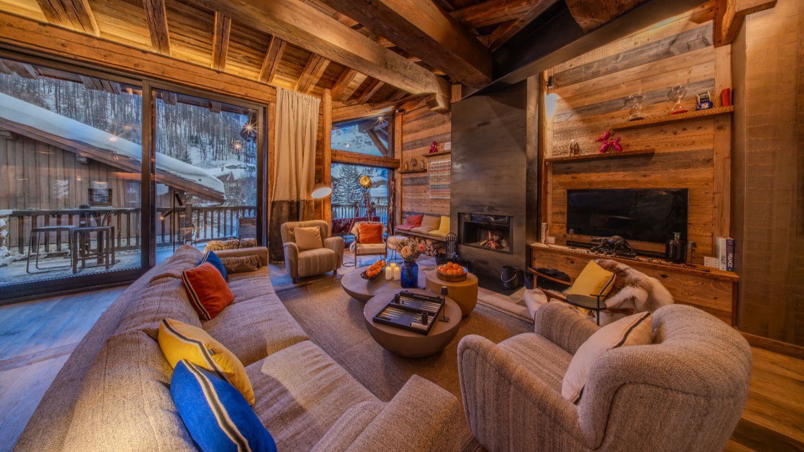 Luxury-Ski- Chalet-Val d'sere-Angelus 1-Oxford Ski Company Lounge (3).jpg