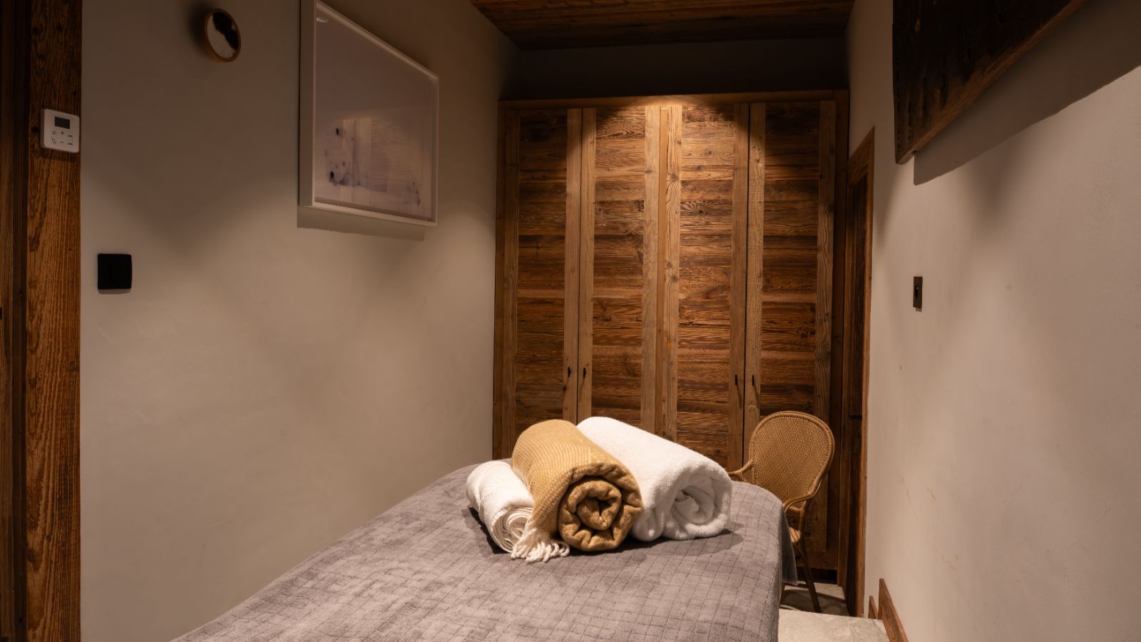 Luxury-Ski- Chalet-Val d'sere-Angelus 1-Oxford Ski Company Treatment room (2).jpg