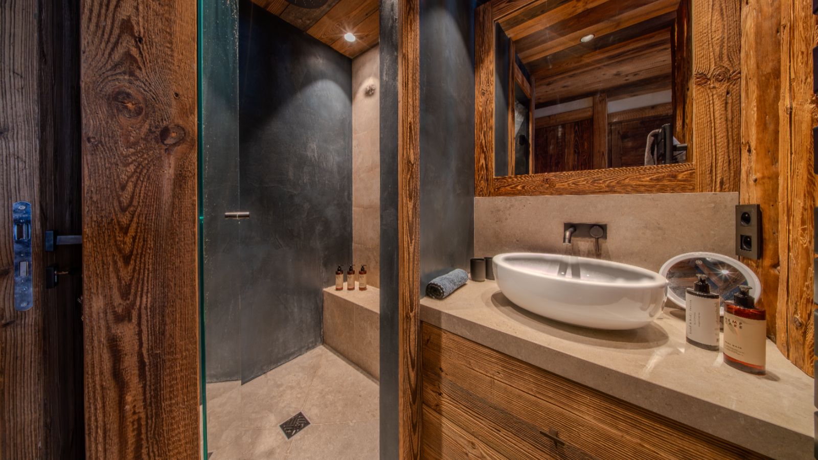 Luxury-Ski- Chalet-Val d'sere-Angelus 1-Oxford Ski Company Bathroom (3).jpg
