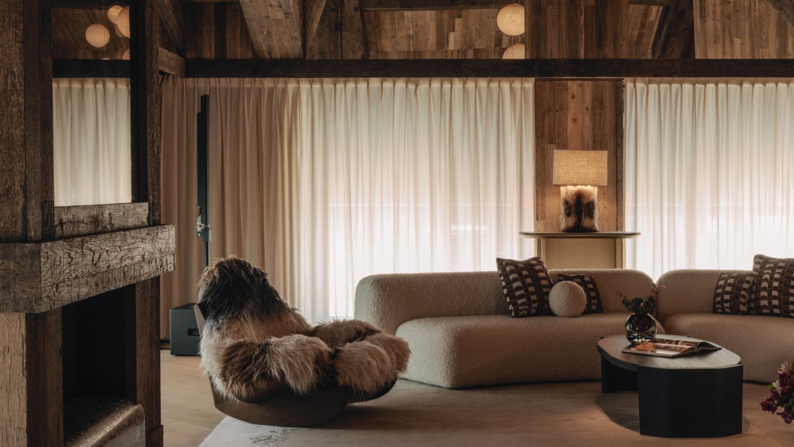 Luxury -Ski- apartment -Saulire two-bedroom house - Oxford Ski Lounge (2).jpg