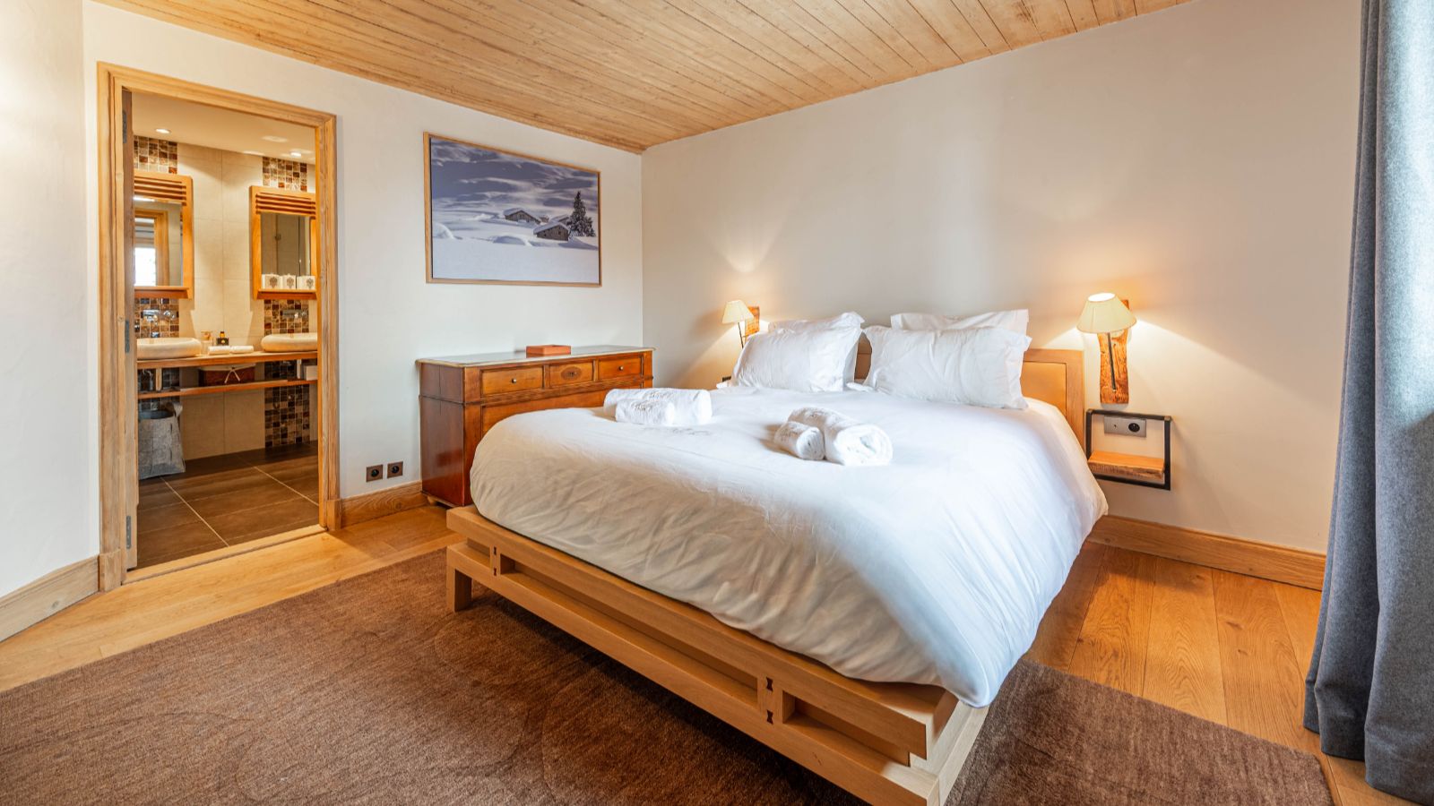 Luxury-Chalet - Courchevel- Chalet Jade- Oxford Ski- Bedroom (6).jpg