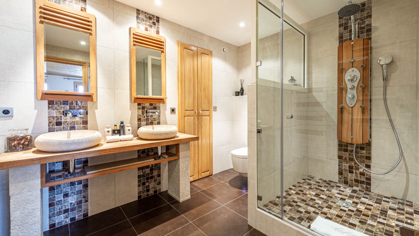 Luxury-Chalet - Courchevel- Chalet Jade- Oxford Ski-Bathroom.jpg