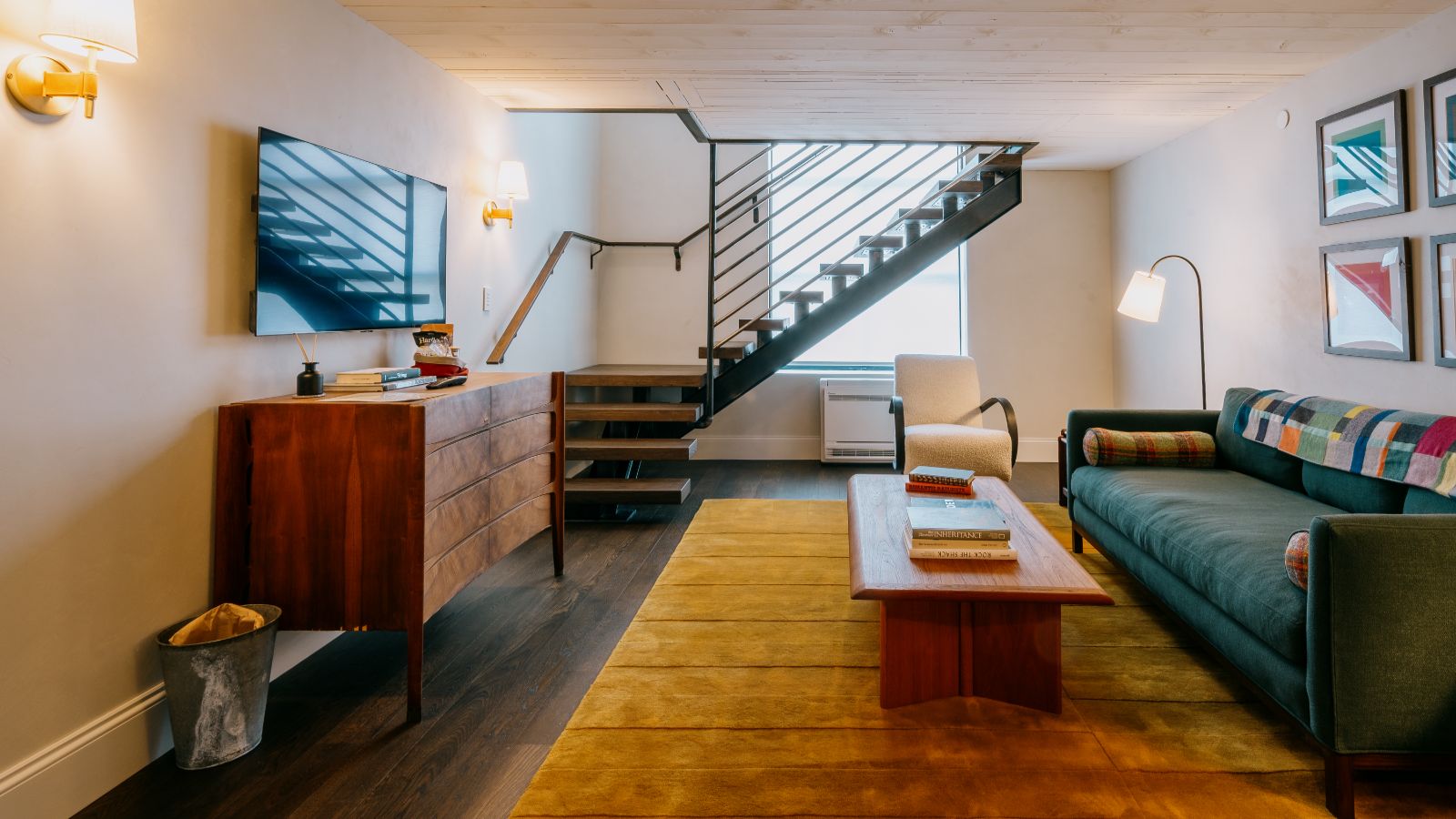 Luxury-Ski-Revelstoke-Revelstoke Lodge - Oxford Ski - Bedroom lounge.jpg