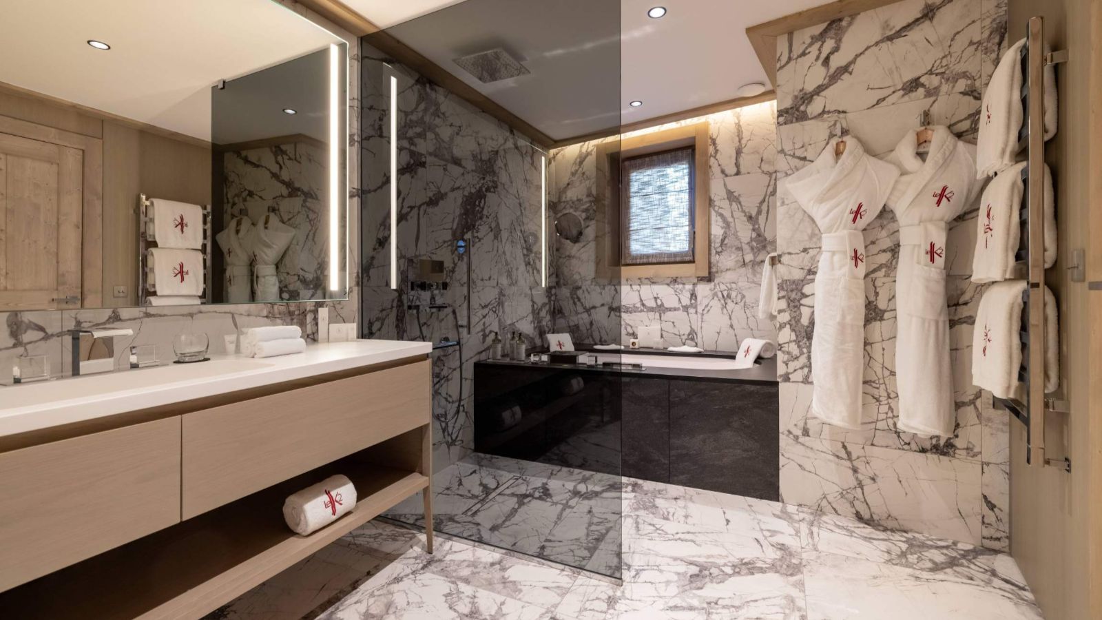 Luxury-Ski-Chalet-Courchevel-1850-K2-Palace-K4-Suite-Oxford-Ski-Bathroom2.jpg