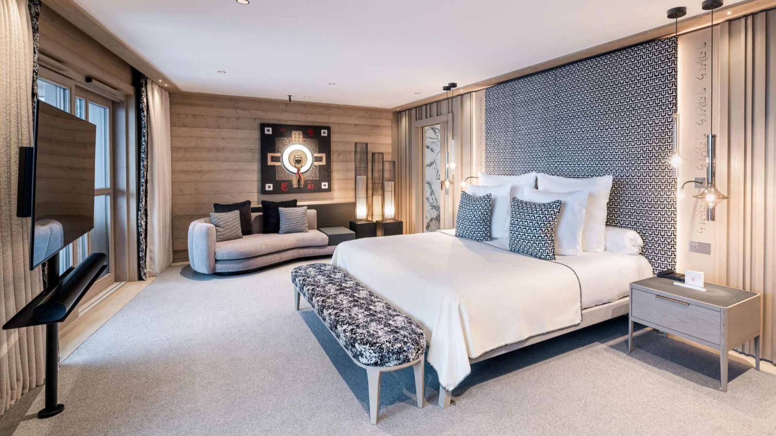 Luxury-Ski-Chalet-Courchevel-1850-K2-Palace-K4-Suite-Oxford-Ski-Bedroom (8).jpg