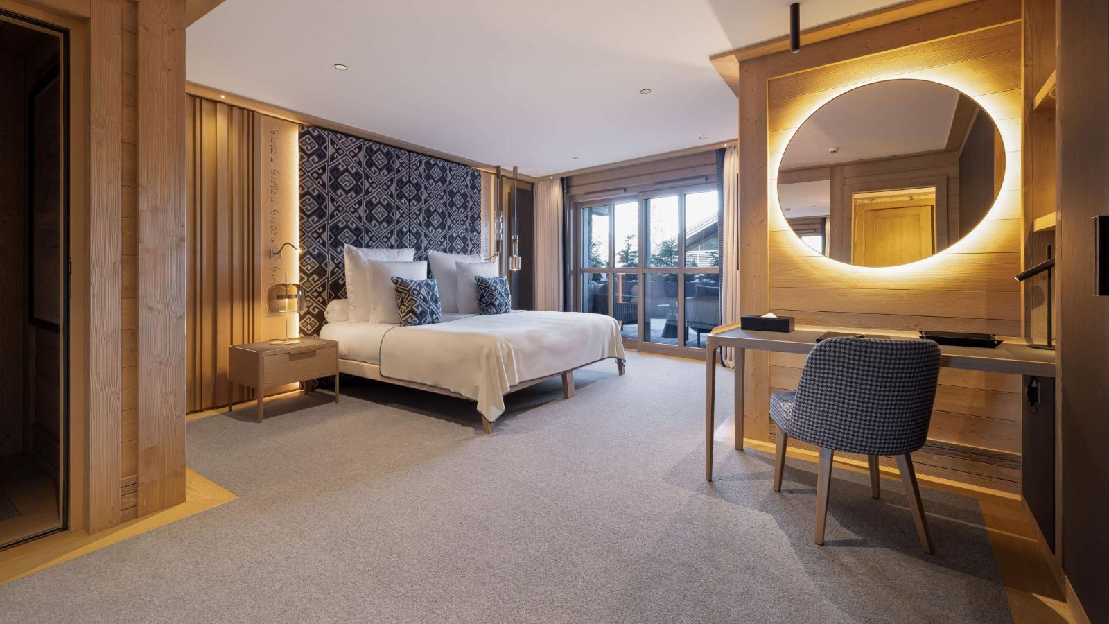 Luxury-Ski-Chalet-Courchevel-1850-K2-Palace-K6-Suite-Oxford-Ski-Bedroom (2).jpg