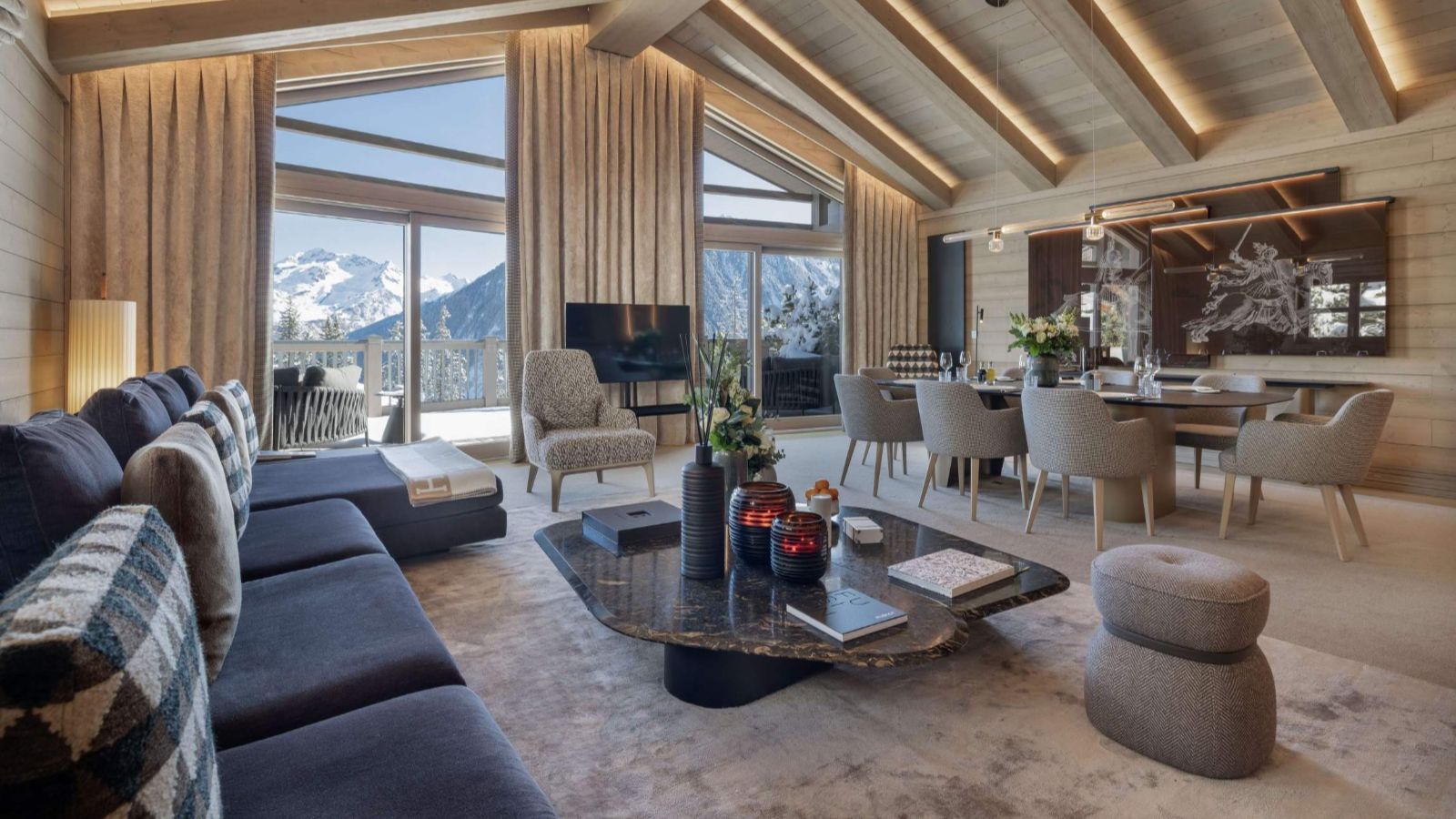 Luxury-Ski-Chalet-Courchevel-1850-K2-Palace-K6-Suite-Oxford-Ski-Lounge.jpg