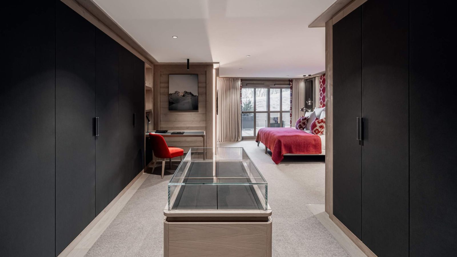 Luxury-Ski-Chalet-Courchevel-1850-K2-Palace-K7-Suite-Oxford-Ski-Hall.jpg