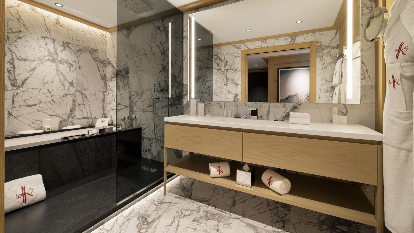 Luxury-Ski-Chalet-Courchevel-1850-K2-Palace-K8-Suite-Oxford-Ski-Bathroom (2).jpg
