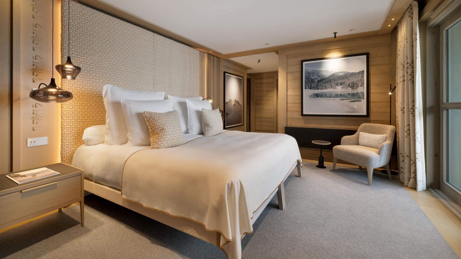 Luxury-Ski-Chalet-Courchevel-1850-K2-Palace-K8-Suite-Oxford-Ski-Bedroom.jpg