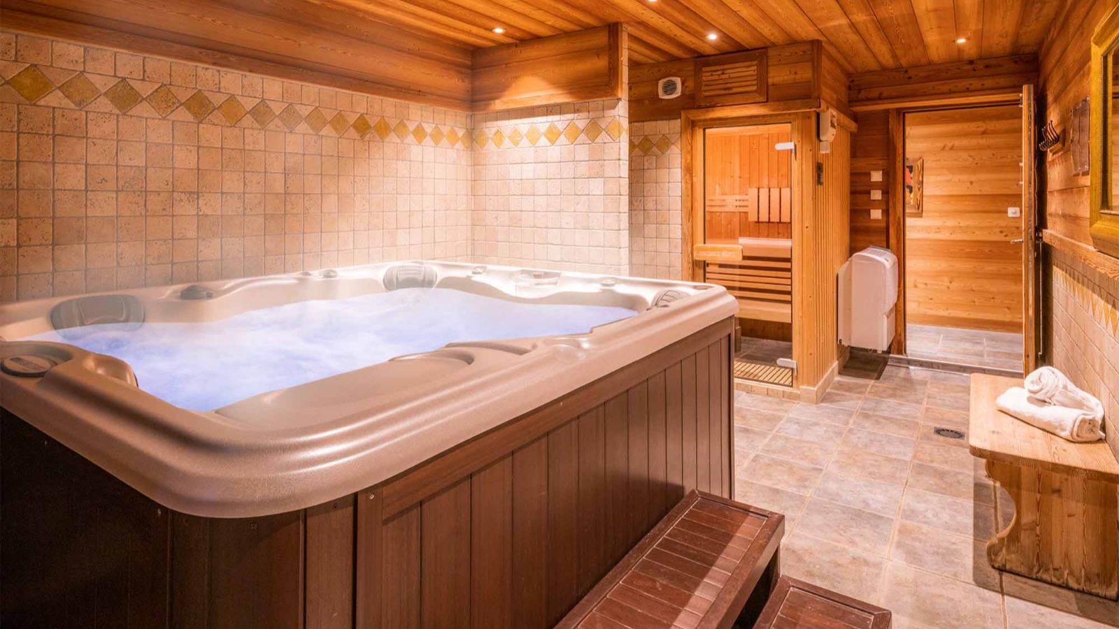 Luxury-Ski- Alped'Huez-ChaletLeManoir-Oxford Ski Company-Wellness.jpg