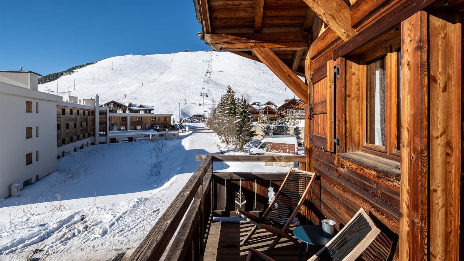 Luxury-Ski- Alped'Huez-ChaletLeManoir-Oxford Ski Company-Balcony.jpg